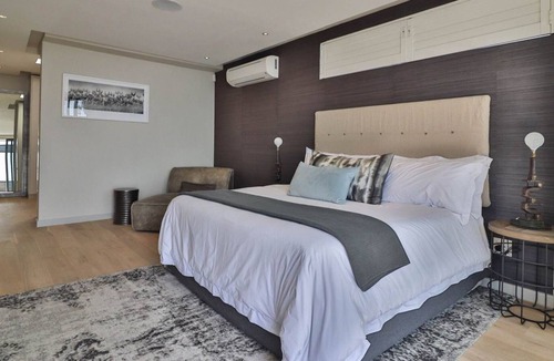 Camps Bay House | Bayluxurysuits