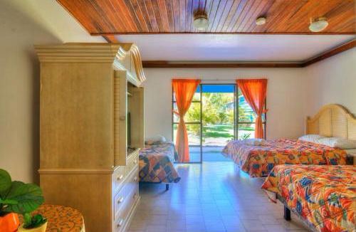 Jaco Hotel | Beach Break Resort & CR Surf Camp