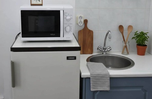 Grikos Apartment | Beach Home, Patio & Sea Breeze
