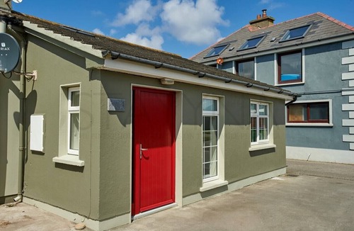 Castlegregory House | Beachfront Break - 2 bedroom home