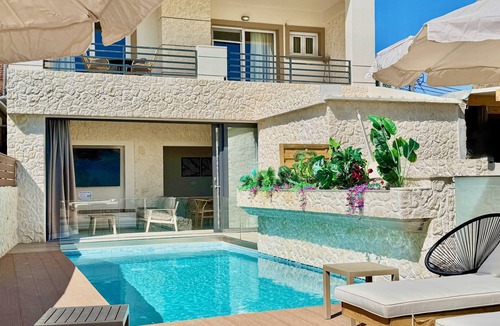 Sidari Villa | Beachfront Villa Anatoli with private heated pool