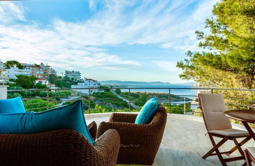 Rafina-Pikermi Apartment | BIG BLUE