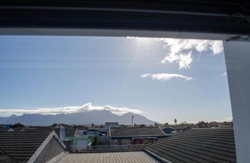 Grassy Park Apartment | Birds Holiday Accommodation 2