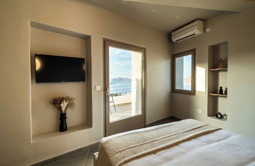 Akrotiri House | Black Diamond Suites - Adults Only