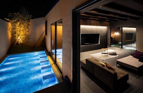 Karatsu Villa | BLUE BLACK blue black