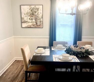 Dacula Villa | Blue Haven Dacula- Cozy Large Home in Quiet Dacula