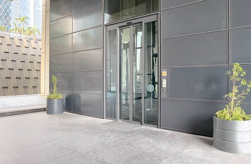 DIFC Apartment | Blueground | DIFC, pool, nr Dubai Fountain