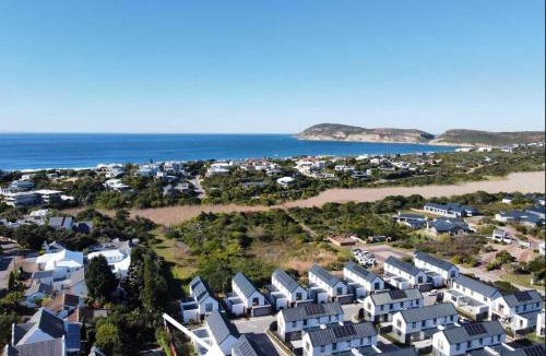 Plettenberg Bay Villa | Boardwalk Hideaway 27 - Luxe 3BD w Pool