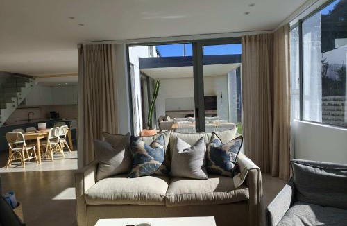 Plettenberg Bay Villa | Boardwalk Hideaway 27 - Luxe 3BD w Pool