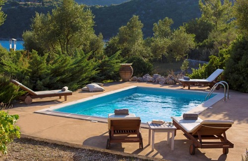 Ithaki Villa | Bright Beachfront Villa close to Vathy and Tavernas with Direct Beach Access