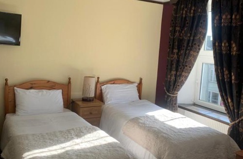 Kilrush Bed & Breakfast | Buggle's Pub and Accommodation