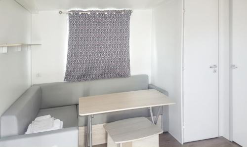 Burinhosa House | Bungalow with Shared Pool in Pataias + 30 m² + Pool.