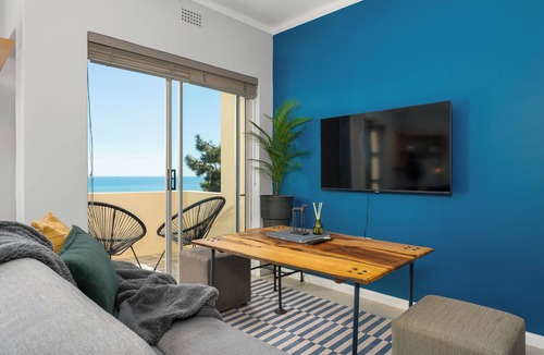 Camps Bay Apartment | Camps Bay Studio Apartment with Amazing Views!