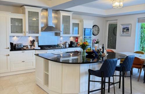 Kilnabrack Upper House | Castle View House on The Ring of Kerry-Wild Atlantic Way -Dooks Golf Course and Rossbeigh Beach 10 min drive -Glenbeigh village a 5 minute walk - 4 night min stay