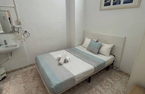 El Raval Hostel | Central and Basic Drassanes