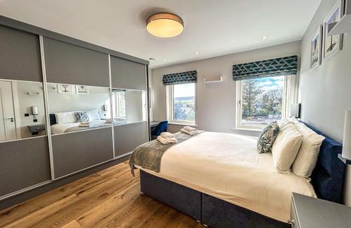 Dingle House | Central Haven Dingle