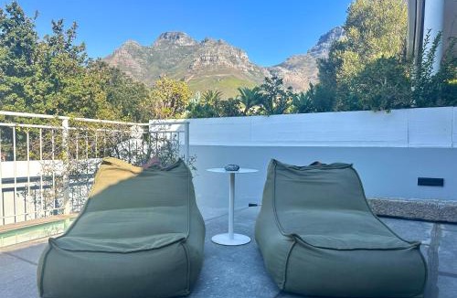 Cape Town City Centre Villa | Central Victorian with Stunning Views & Pool