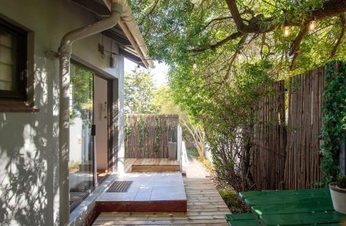 Sea Point House | Cesars Cottage Charming Sea Point Hideaway