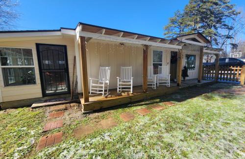 Toccoa House | Charming and Cozy!