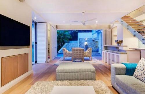 Clifton Ski Chalet | Clifton 4th Beach Villa 6 Sleeper