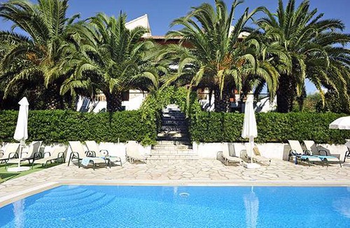 Petaleia Apartment | Cochelli Villas (Upper Floor)