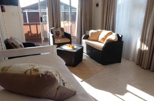 Lambert's Bay Villa | CoCo de Mer Self Catering Log 1
