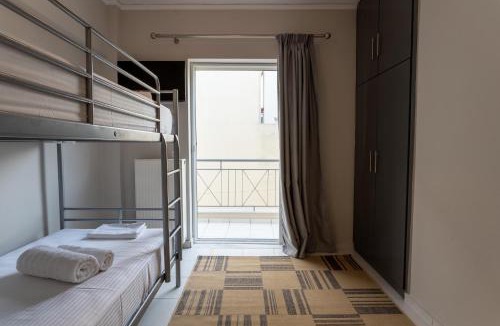 Neapoli Villa | Comfortable 3-Bedroom Seaside Maisonette