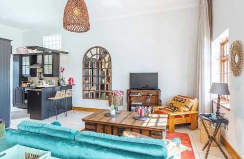 Cape Town City Centre Cottage | Couples · Characterful Cottage & Secure