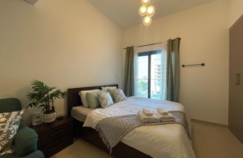 Dubai Apartment | Cozy & Bright Studio accessible to bus and Metro