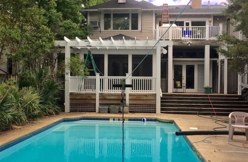 Downtown Apartment | Cozy Poolside Studio