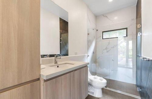 Tamarindo Villa | CU28 New 3 Bdrm Home w Pool and Guanacaste Tree