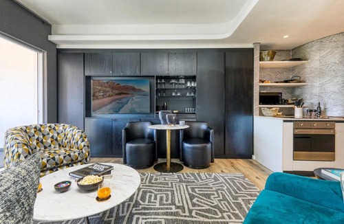 Cape Town City Centre Apartment | Danbury on Loop - Designer Apartment in Cape Town