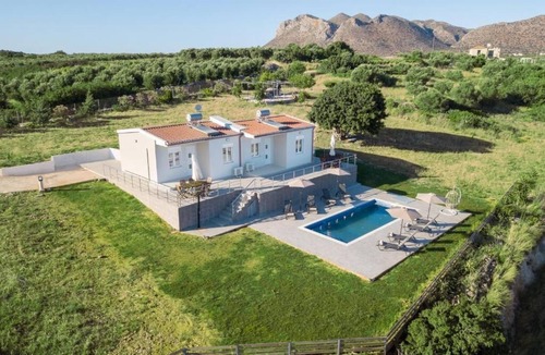 Tersanas Apartment | Deatached apartment with shared pool in Tersanas Chania 2 minutes from the beach