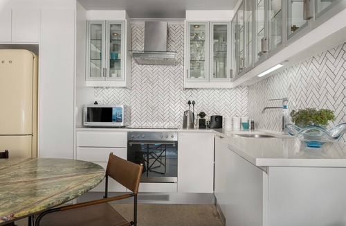 Clifton Apartment | Designer Oasis with Stunning Ocean Views