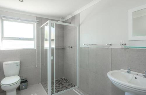 Struisbaai Apartment | Disa 5 Flat 2 Downstairs