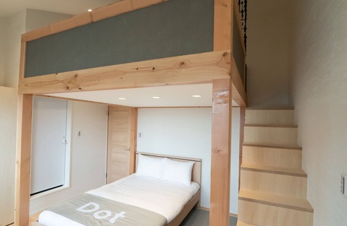 Oishi Hostel | Dot Hostel & Bar