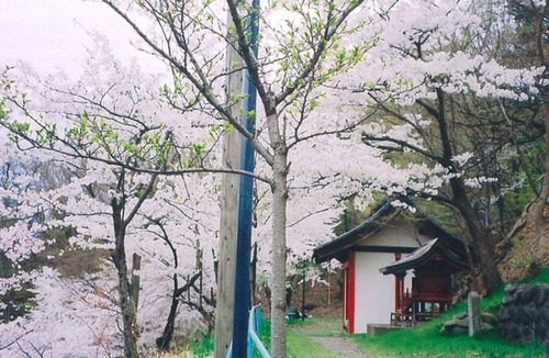 Togura Kamiyamada Onsen House | Double Spacious 180cmwide queensize bed Smoki /Chikuma Nagano