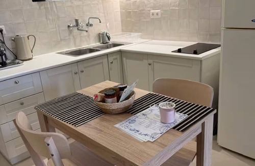 Loutra Edipsou Apartment | Downtown by the thermal springs