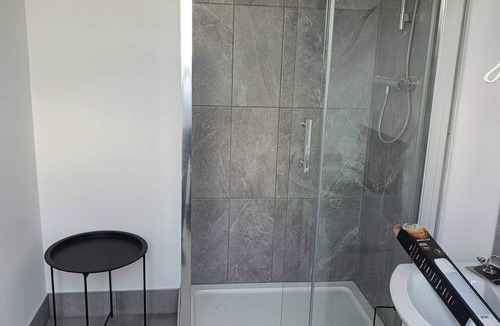 Darragh Apartment | Drumquin Accommodation Room 3