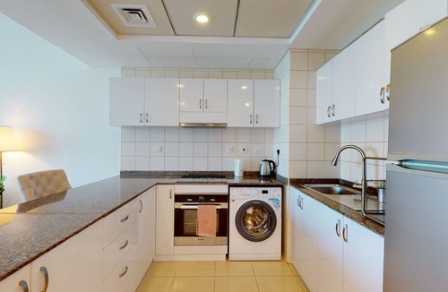 Umm Suqeim 3 Apartment | Dubai Holiday Homes | 1 BHK Apartment in Bay Central West Marina