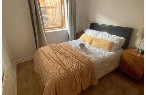 North Wall Apartment | Dublin Centre 2-Bed Apt Sleeps 6 near Attractions