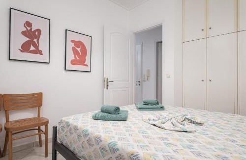 Ireon Apartment | Elegant Studio by the Beach in Ireon on Semi Basement Level