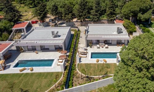 Petaloudes Villa | Emerald & Ruby Villas