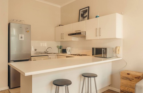 Redhill Apartment | Empire Sol – Spacious Muizenberg Beach Apartment