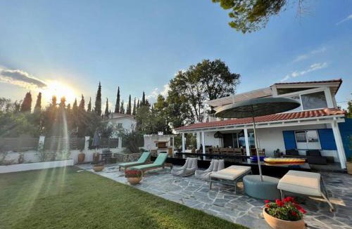 Dirfys-Messapia Villa | Evia Escape - Beachfront villa