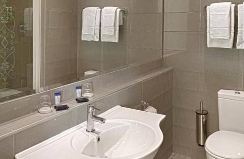 North Wall Hotel | Experience Irish Cuisine Onsite! Stylish Family Room, Centrally Located!