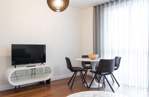 Dundrum Apartment | Fernbank