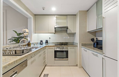 Downtown Dubai Apartment | FIRST CLASS | 1BR | Burj Khalifa View | Near Metro
