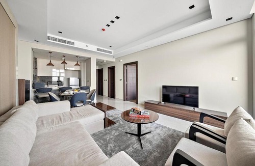 Business Bay Apartment | FIRST CLASS 1BR Elegant Modern Retreat