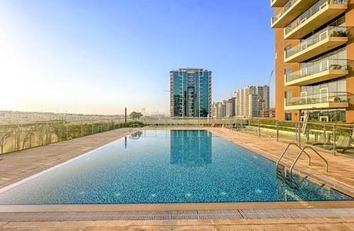 Discovery Gardens Apartment | FIRST CLASS Studio Classy Comfort